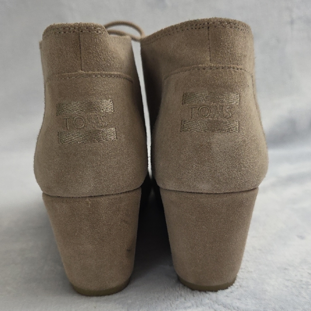 TOMS Desert Wedge Booties Womens Tan Suede Lace Up Ankle Boots Casual Comfort - Picture 4 of 12